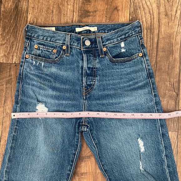 Levi’s Wedgie Straight Jeans - Picture 3 of 12